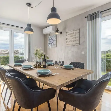 Modern Villa In Nova Vas With Swimming Pool * Brtonigla